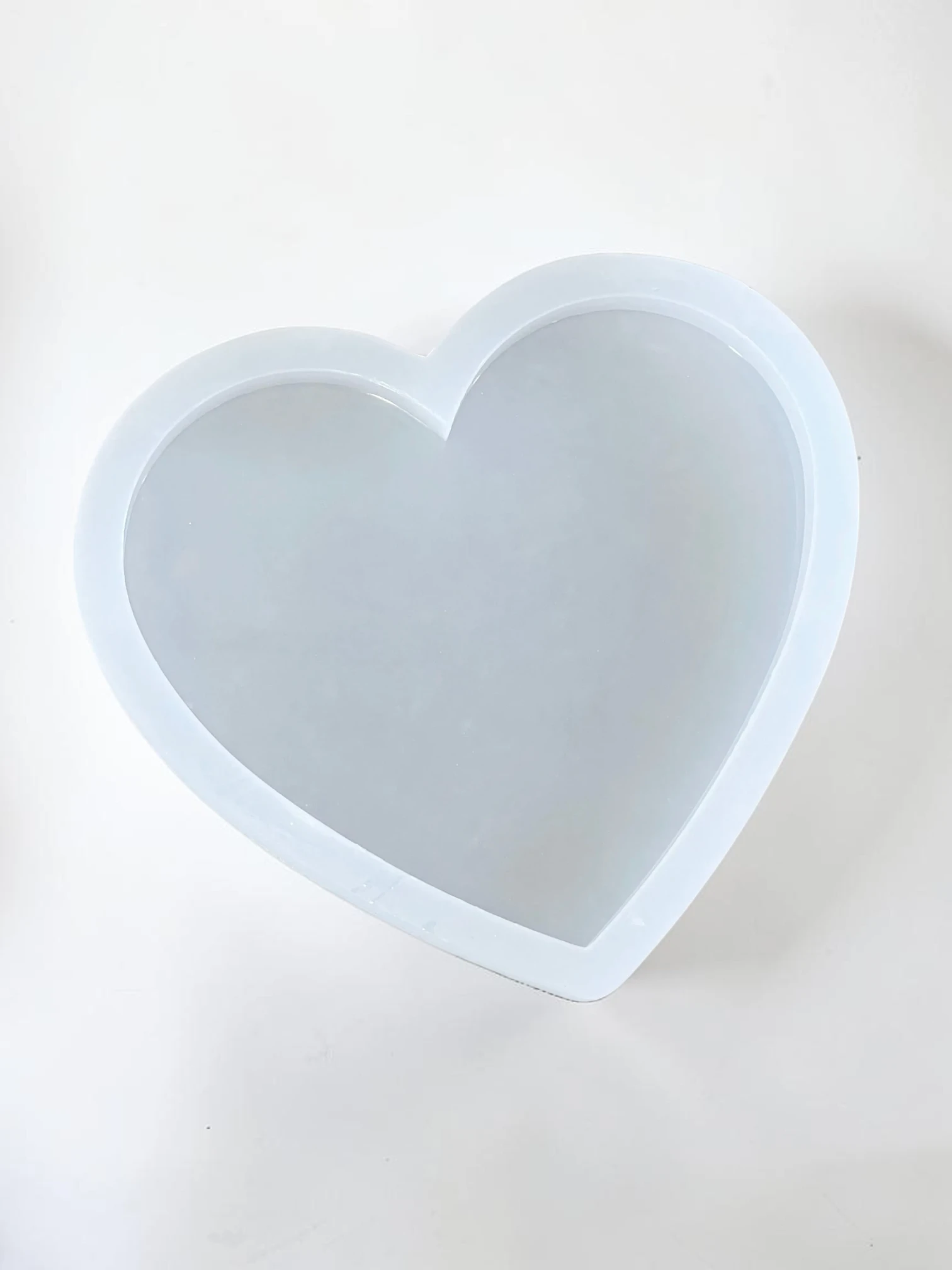 Royalchessset Heart Shaped Silicone Mold Epoxy Resin Platinum Cure 9x9x0.75 Inches
